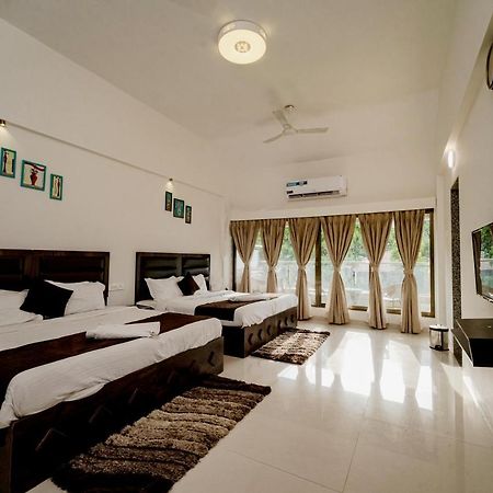 The Retreat-Glasshouse Bungalow Igatpuri Esterno foto