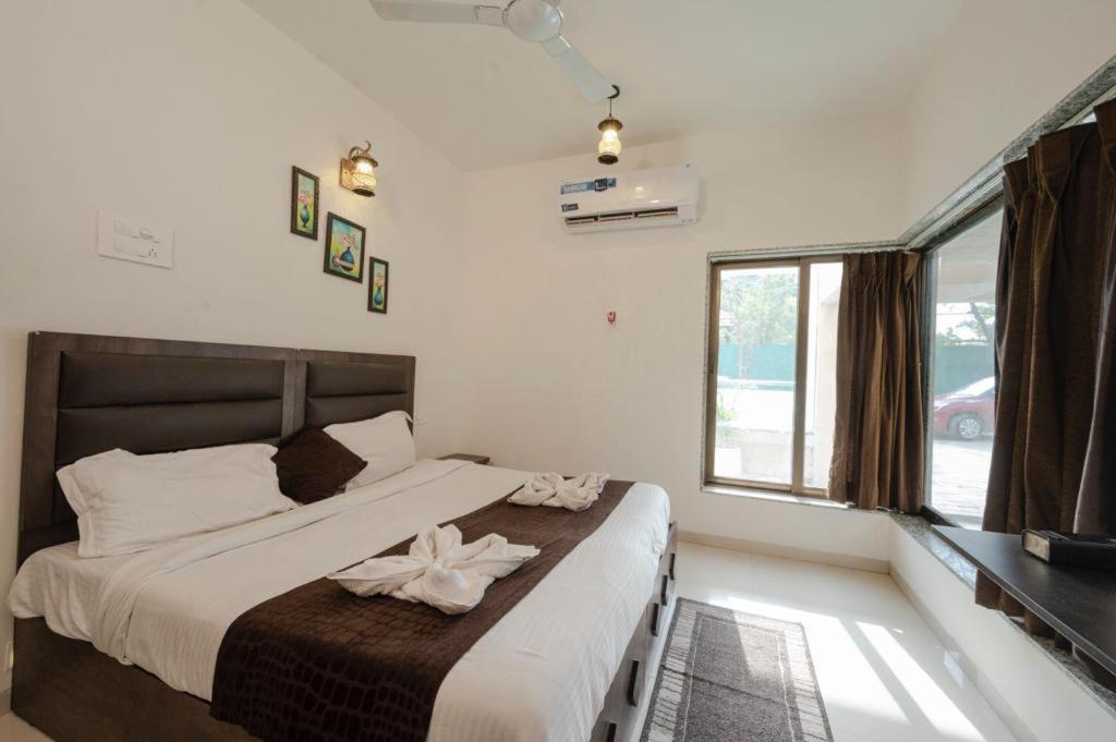 The Retreat-Glasshouse Bungalow Igatpuri Esterno foto